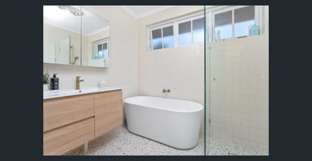 START YOUR SUMMER WESTSIDE AT THE BAY. - Photo 4