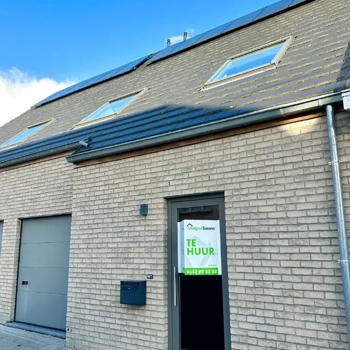 Recente nieuwbouwwoning met drie slaapkamers en garage te Eernegem - Photo 1