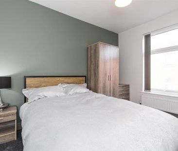 1 bedroom in a house share to rent - Photo 3