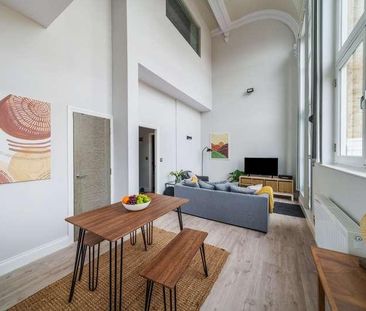 Old Town Hall, Market Square, Staines-upon-thames, Surrey, TW18 - Photo 1