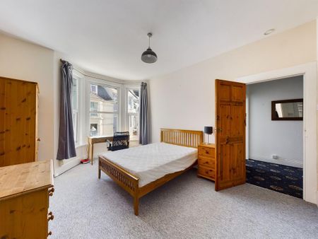 4 bedroom terraced house to rent - Photo 4