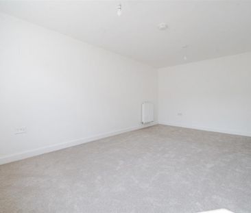 4 bedroom detached house to rent - Photo 1