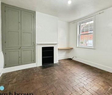 The Street - Photo 2