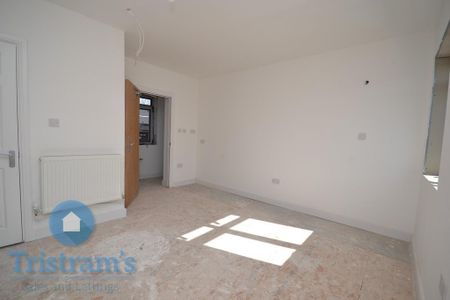 1 bedroom in a house share to rent - Photo 2