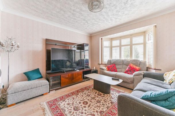4 bedroom semi-detached house to rent - Photo 1