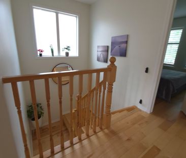 For Lease - 2588 Valleyridge Drive, Oakville, Ontario - Photo 2