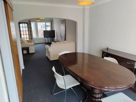 Student house on Acton Road - Photo 4