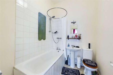 London Road, Newbury, Berkshire, RG14 - Photo 5