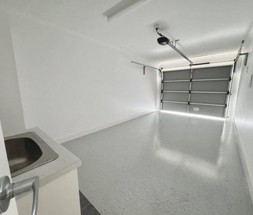 Cozy and comfortable, brand new unit! - Photo 2
