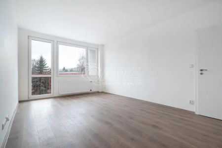 Pronájem kompletně zrekonstruovaného bytu 2+kk s balkonem, Děčín Školní ulice - Photo 5