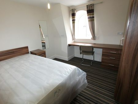 Flat to rent on - Photo 3