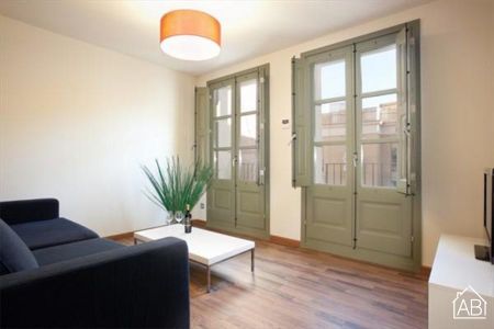 Comfortable Apartment in Gothic Quarter with its own Balcony - Photo 2