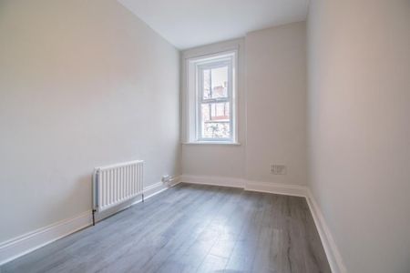3 bedroom ground floor flat to rent - Photo 4