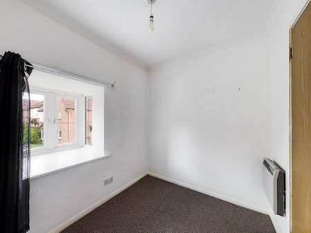 3 bedroom end of terrace house to rent - Photo 3
