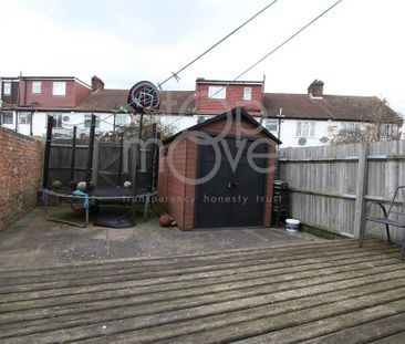 1 bedroom in a house share to rent - Photo 6