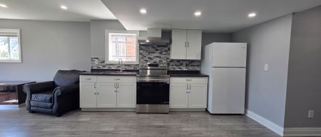 For Lease - 45 Hopewell Avenue, Vaughan, Ontario - Photo 4