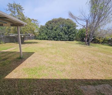 Little Gem in Culburra - 2 Bedrooms - Large Yard - Photo 4