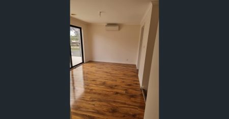 Townhouse with Views - Photo 2