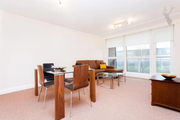 2 Bedroom Flat - Photo 1