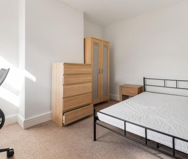 5 bedroom terraced house to rent - Photo 4