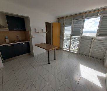 Location appartement 1 pièce, 13.70m², Fort-de-France - Photo 4