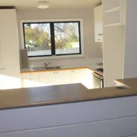 UPPER RICCARTON - STUDENT ACCOMODATION 2026 - 3 BEDROOMS, 1 BATHROOM, HEATPUMP - Photo 1