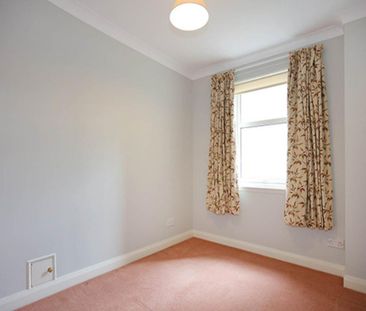 3 bedroom flat to rent - Photo 5