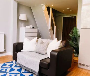 Classic 1 Bed Apartment - Photo 2