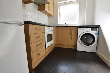 1 bedroom flat to rent - Photo 2