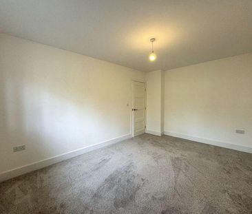 3 bedroom end of terrace house to rent - Photo 4