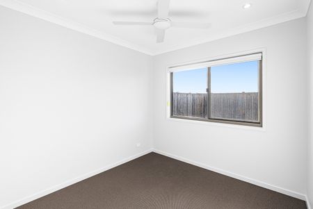 Brand-New Modern Family Home - Split System A/C & Media Room! - Photo 2