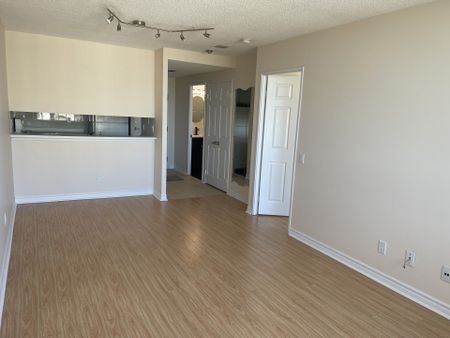 For Lease - 7 Bishop Avenue Unit# 1712, Toronto, Ontario - Photo 2