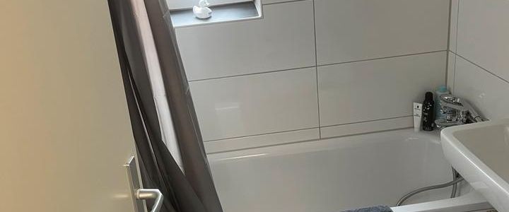 Suche Nachmieter für eine schöne 2 Zimmer Wohnung mit Balkon - Photo 1