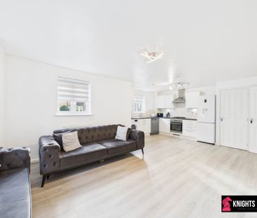 Price £1,000 pcm - Available Now - Unfurnished - Photo 5