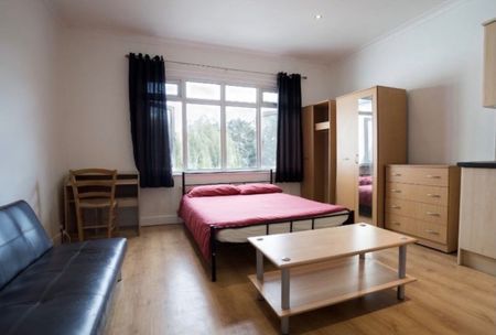 Studio Flat, Staverton Road, NW2 - Photo 4