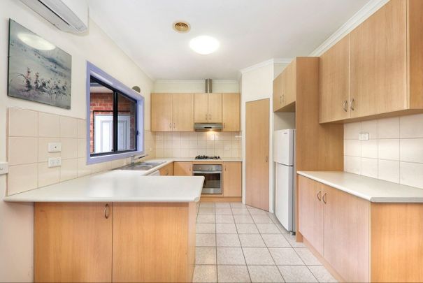 25 Bossington Street, Oakleigh South - Photo 1