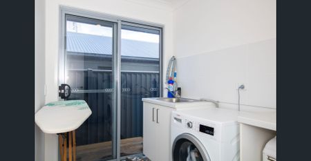 Family Home with Large Enclosed Yard - Photo 4