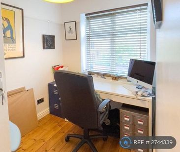 3 bedroom semi-detached house to rent - Photo 6