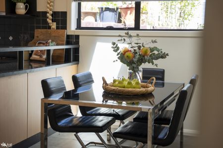 Character Home, Great Location - Photo 5