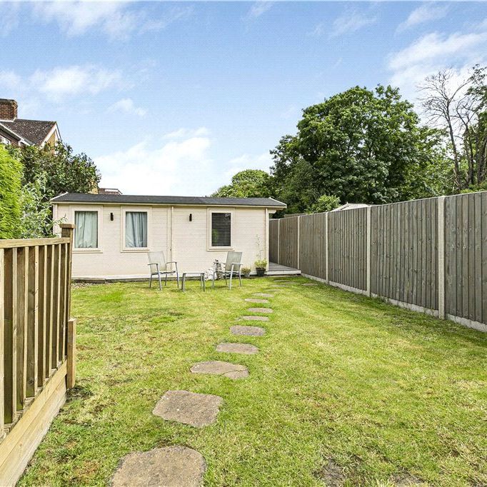 Hanworth Road, Whitton, Hounslow, TW4 5NU - Photo 1