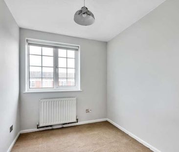 Sandalwood, Guildford, GU2 - Photo 5