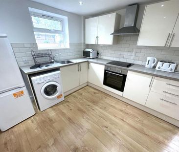 1 bedroom in a house share to rent - Photo 5