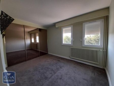 Location Appartement 5 pièces 108m² BOURG EN BRESSE 01000 - Photo 3