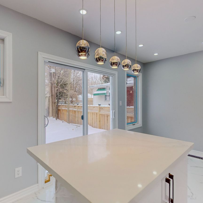 For Lease - 4357 Seneca Street, Niagara Falls, Ontario - Photo 1