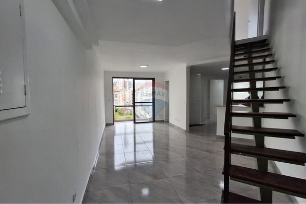 Duplex Reformado: 2 Suítes com Varanda e Vaga - Photo 1