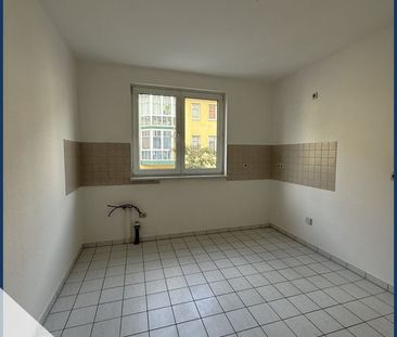 Charmante Altbau Wohnung mit 2-Zimmern, neuer Einbauküche, Balkon &... - Foto 1