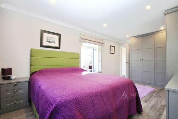 North Croft, Elmfield Gate, Winslow, Buckingham, MK18 - Photo 1