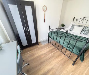 4 bedroom terraced house to rent - Photo 5