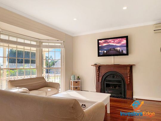 Charming and Peaceful 3-Bedroom Home in the heart of Duncraig! - Photo 1
