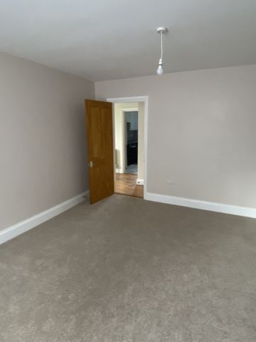 Newly Refurbished 2 Bed property to rent in Forest Hill, SE23 - Photo 2